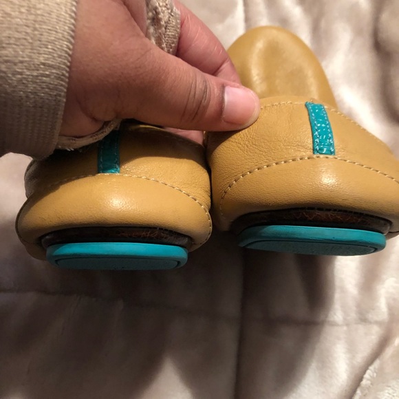 VEUC Camel Tieks - Picture 2 of 5